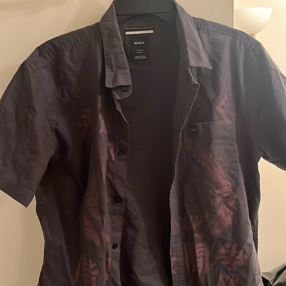 Rvca shark shirt - Picture 1 of 2
